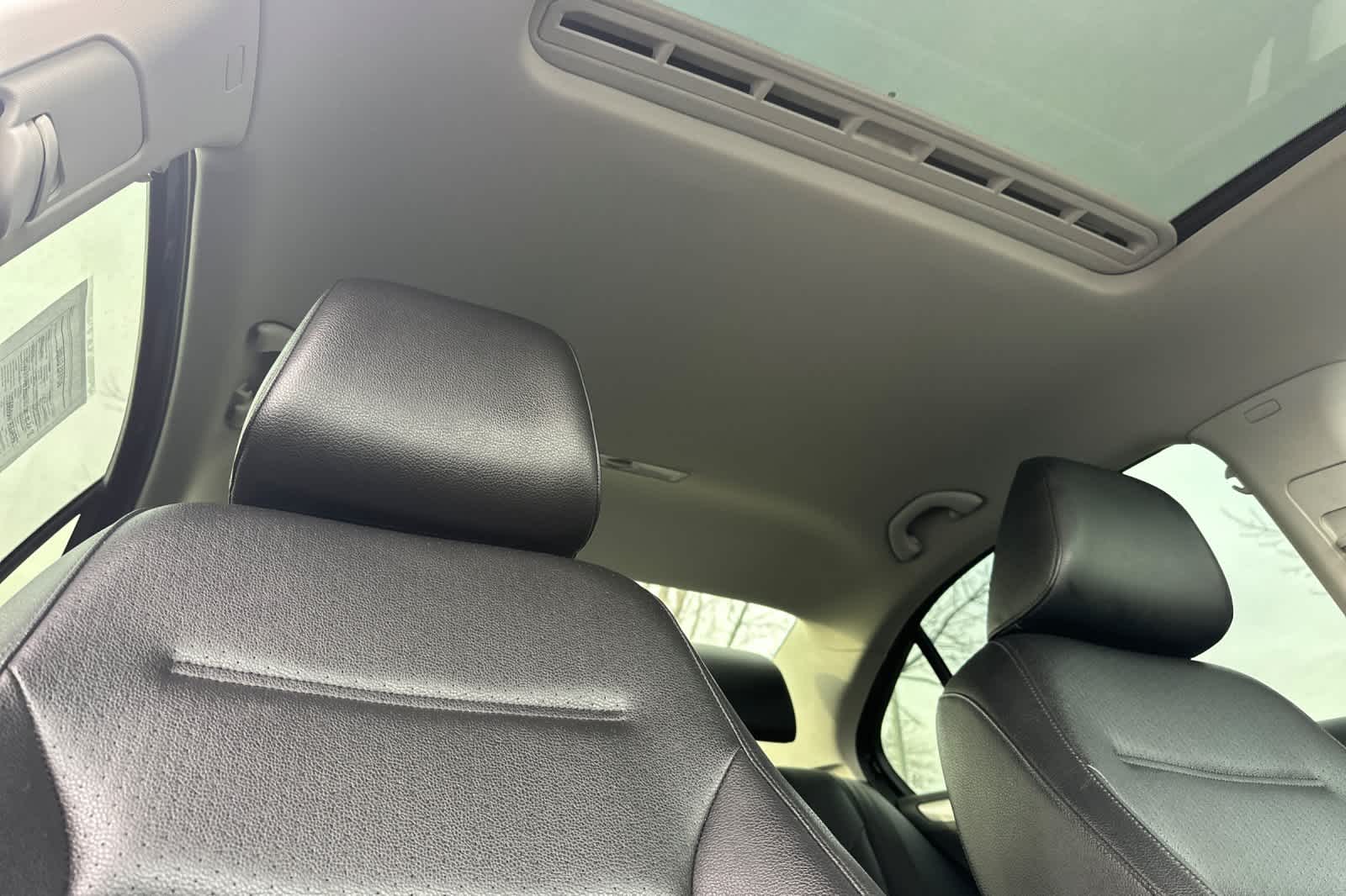 Thumbnail: 2017 Volkswagen Jetta - 16