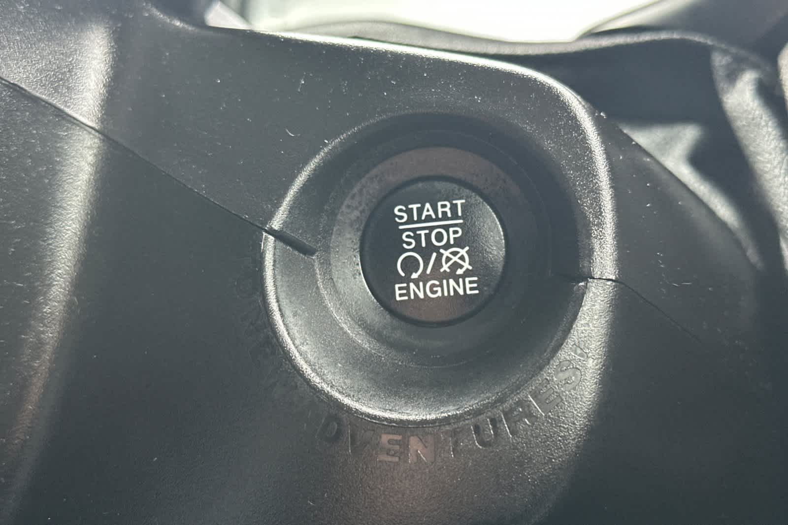 Thumbnail: 2018 Jeep Renegade - 22