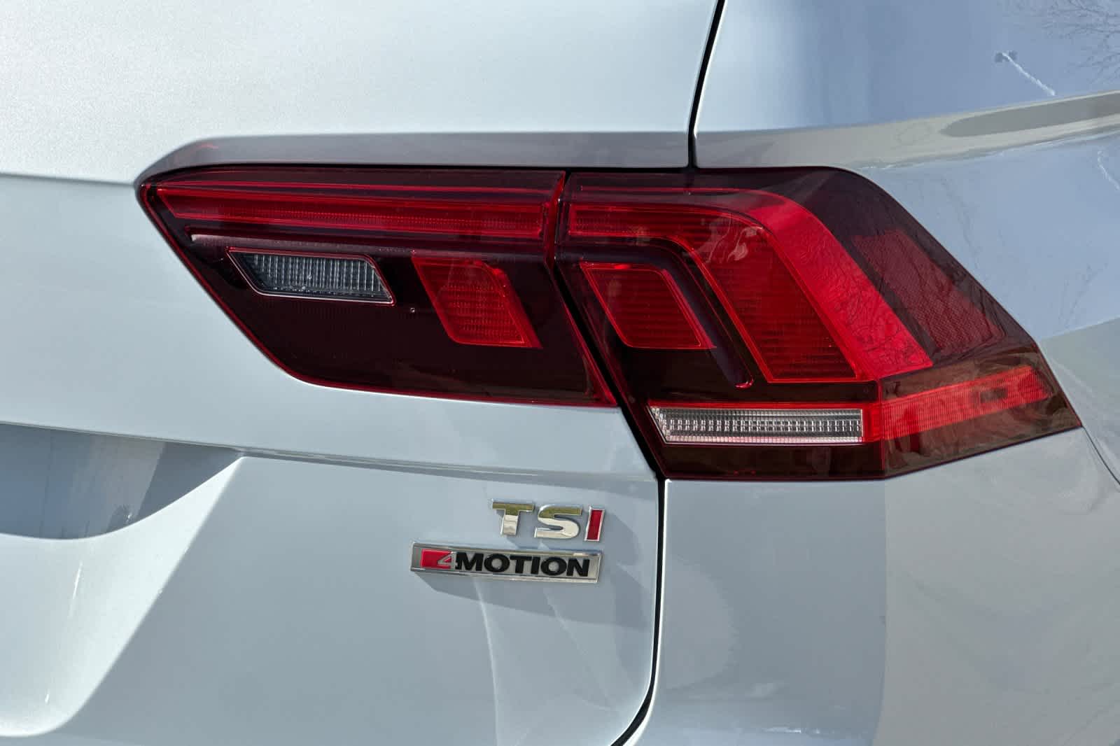 Thumbnail: 2018 Volkswagen Tiguan - 27