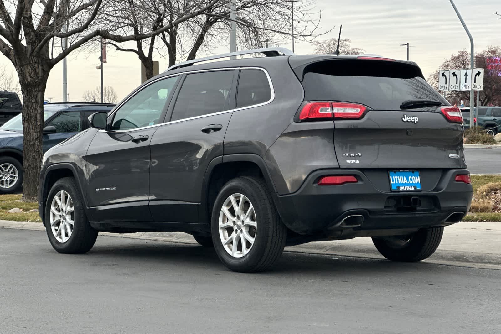 Thumbnail: 2018 Jeep Cherokee - 6