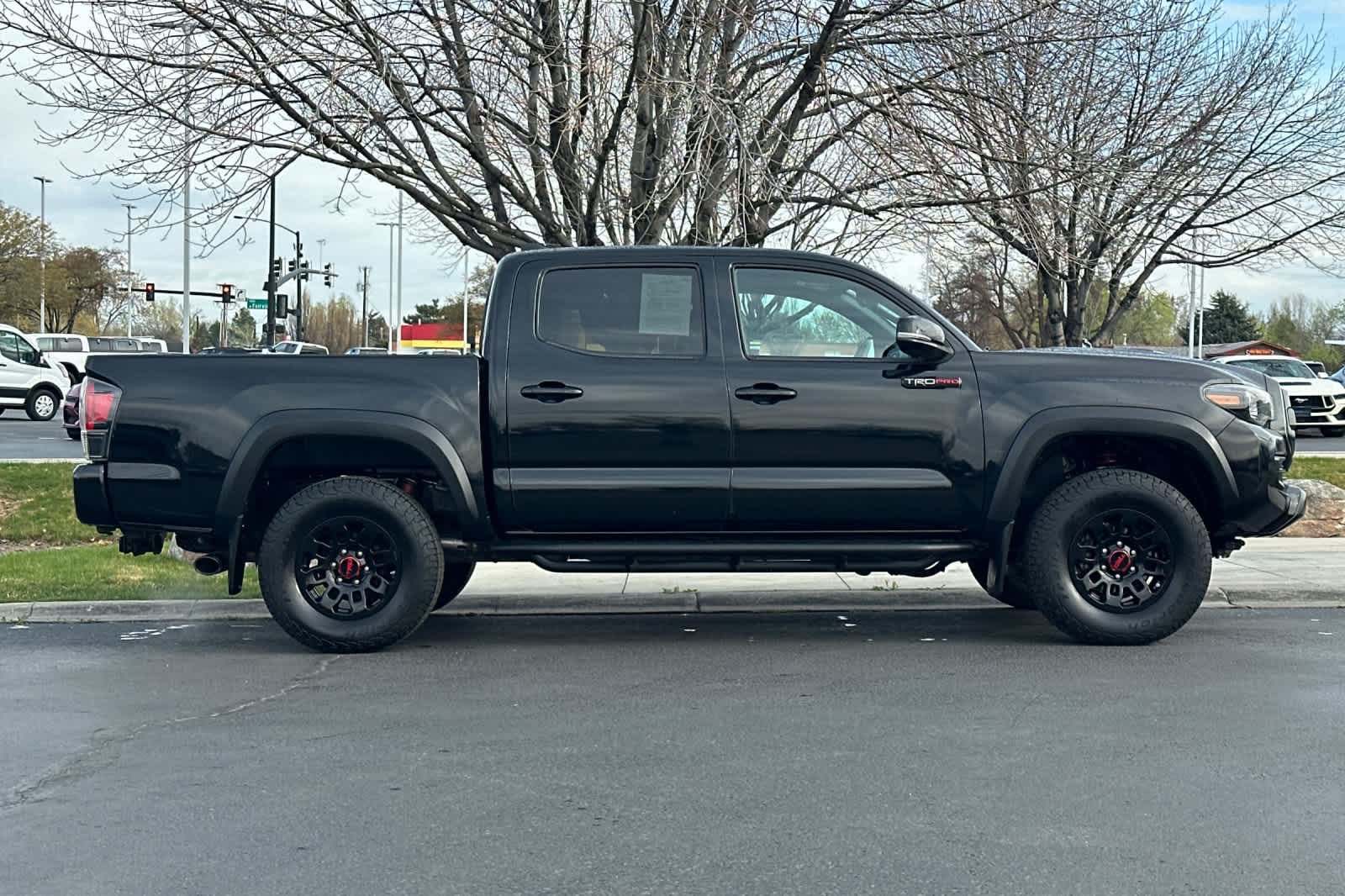 Thumbnail: 2019 Toyota Tacoma - 8
