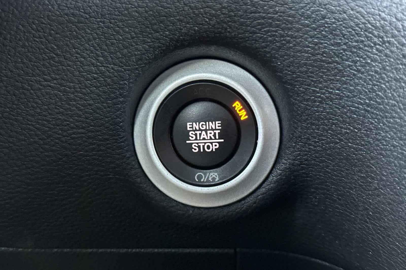 Thumbnail: 2025 Chrysler Pacifica - 25