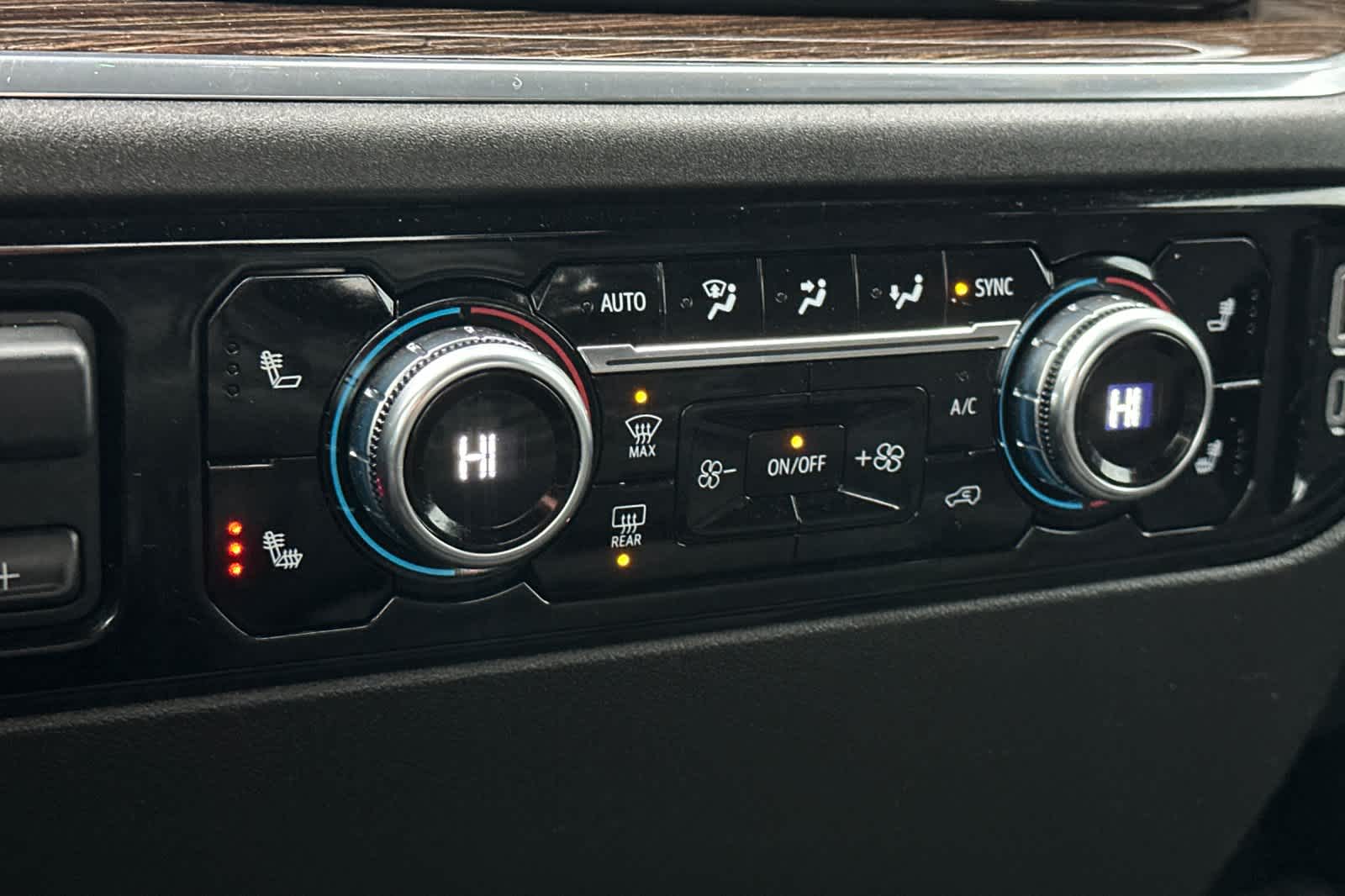 Thumbnail: 2024 GMC Sierra 2500 - 19