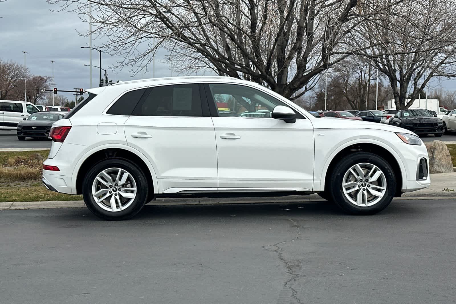 Thumbnail: 2023 Audi Q5 - 8