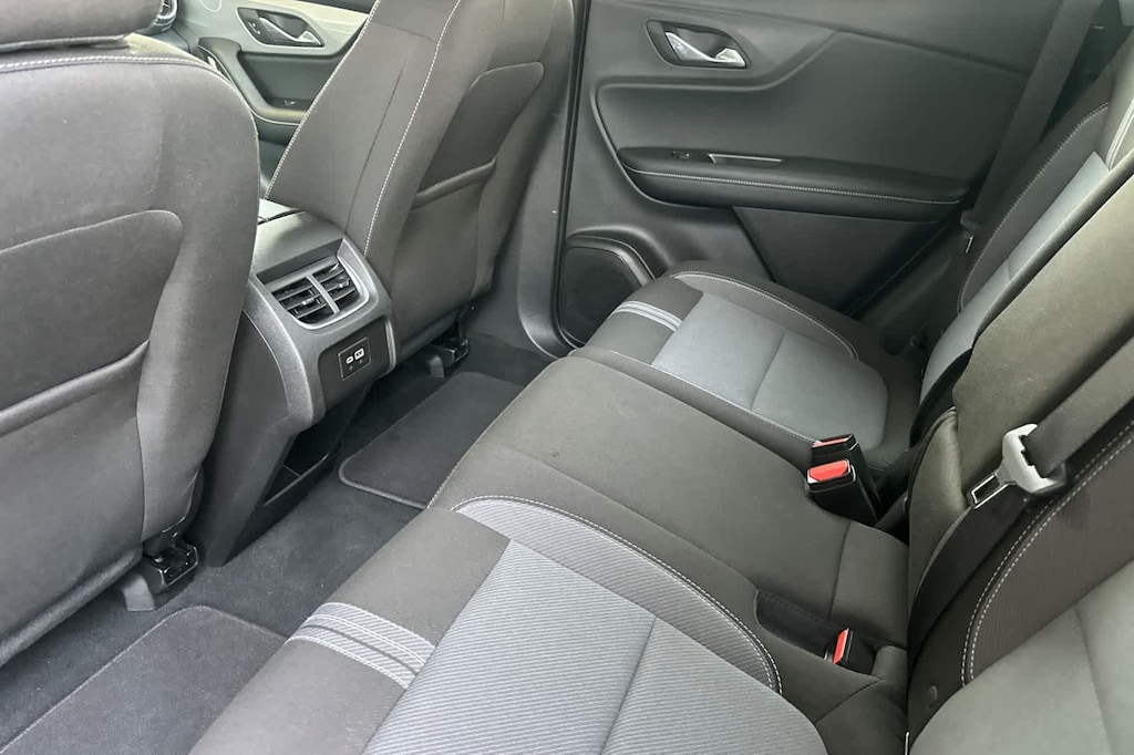 Used 2025 Chevrolet Blazer LT w/2LT SUV