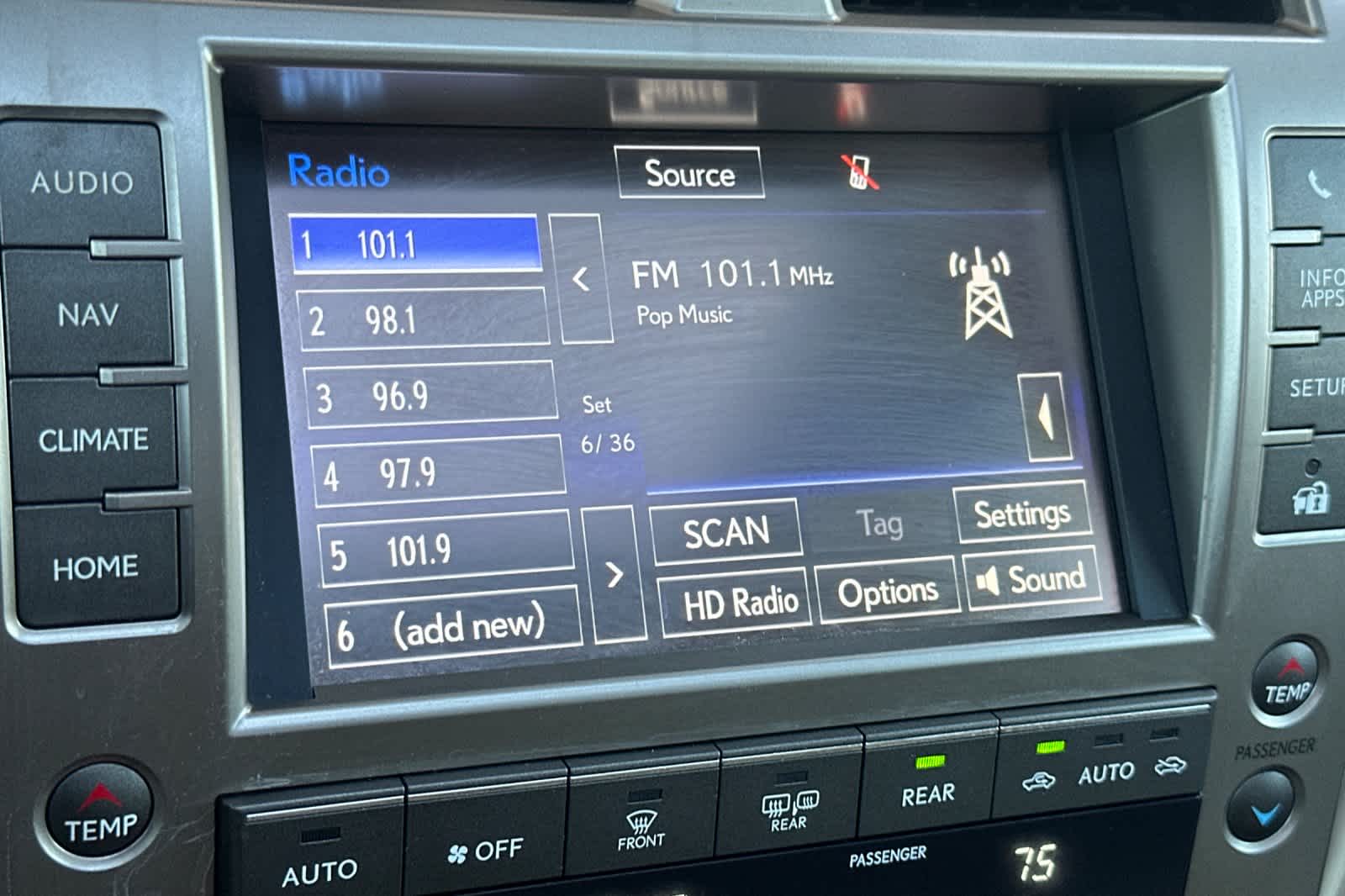 Thumbnail: 2019 Lexus GX - 18