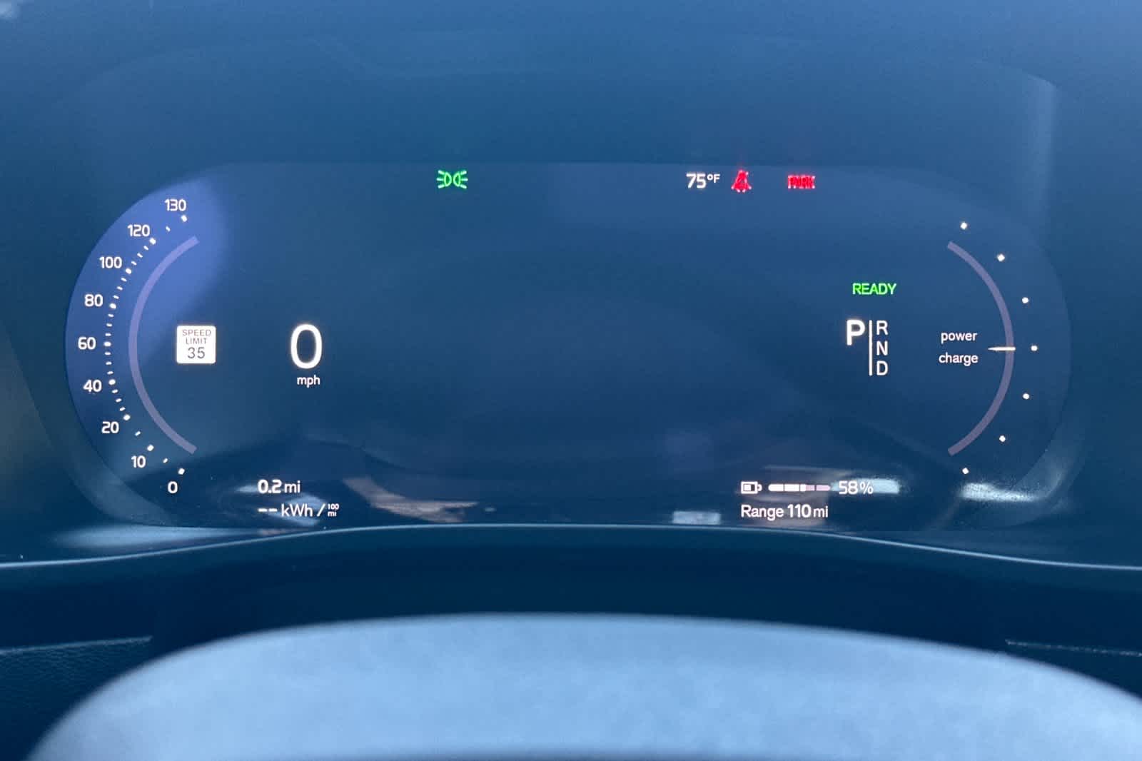 Thumbnail: 2021 Volvo XC40 - 24