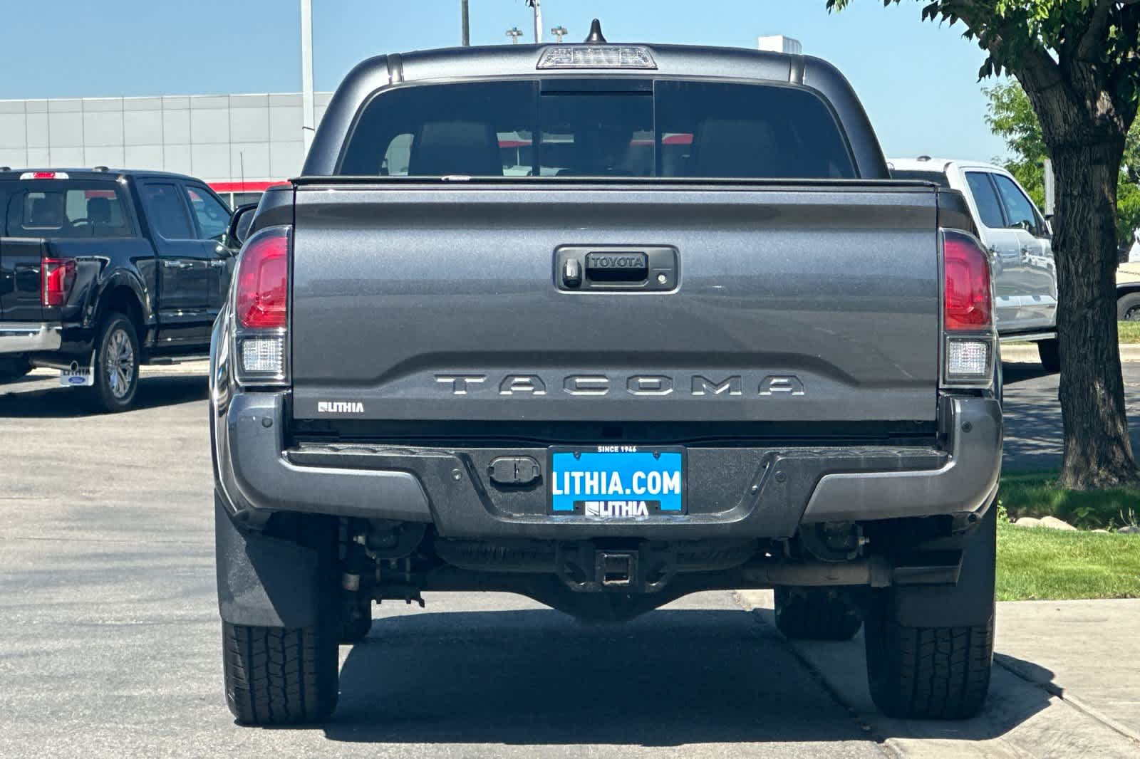Thumbnail: 2022 Toyota Tacoma - 7