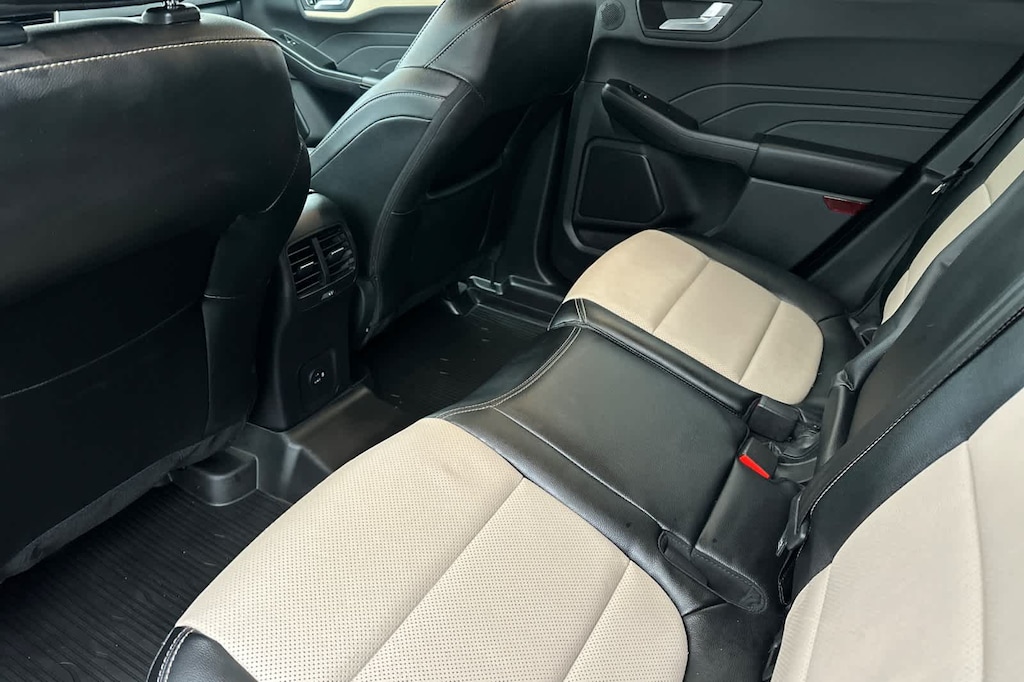 Used 2022 Ford Escape PHEV Titanium SUV