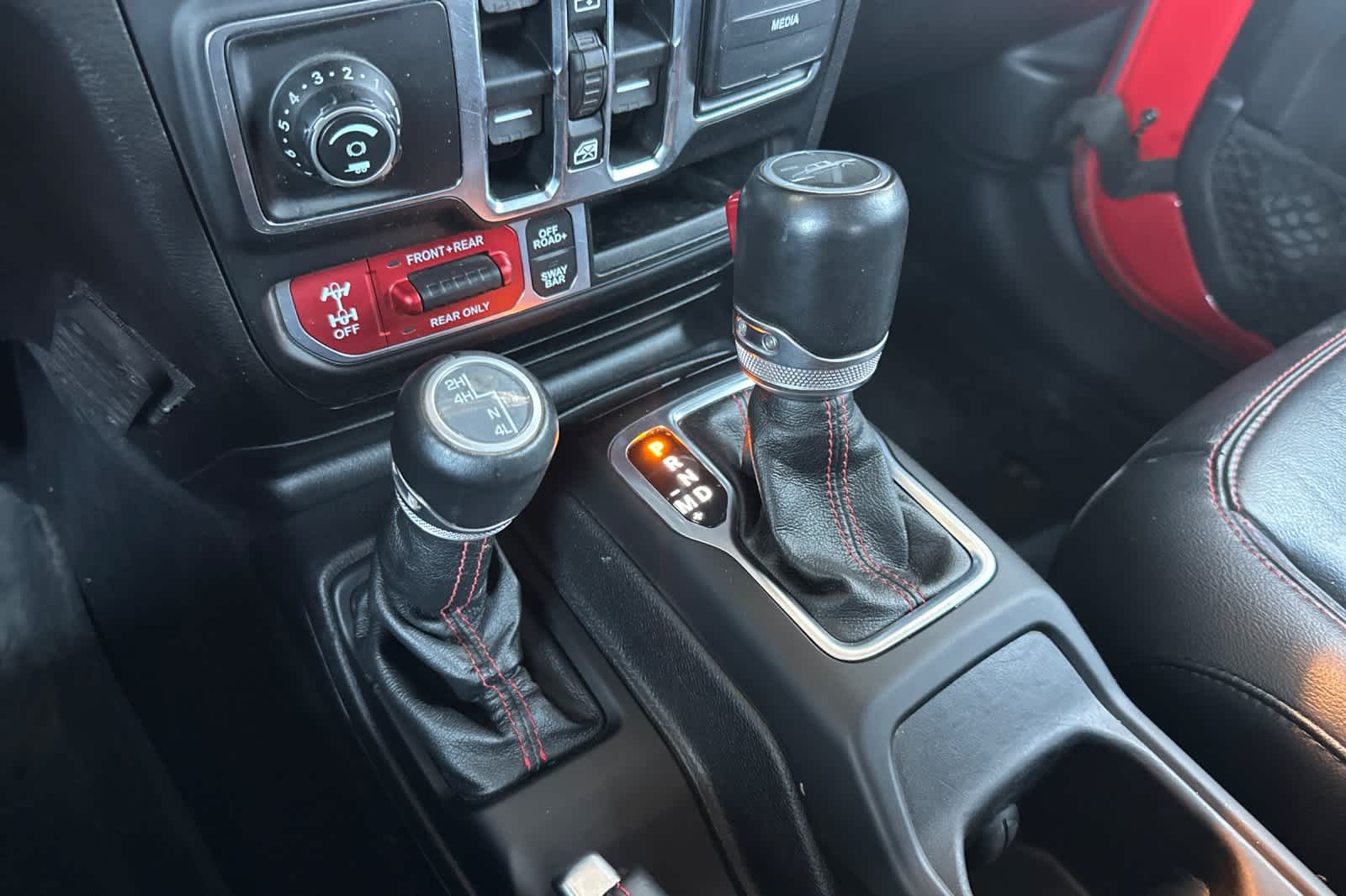 Thumbnail: 2020 Jeep Gladiator - 21