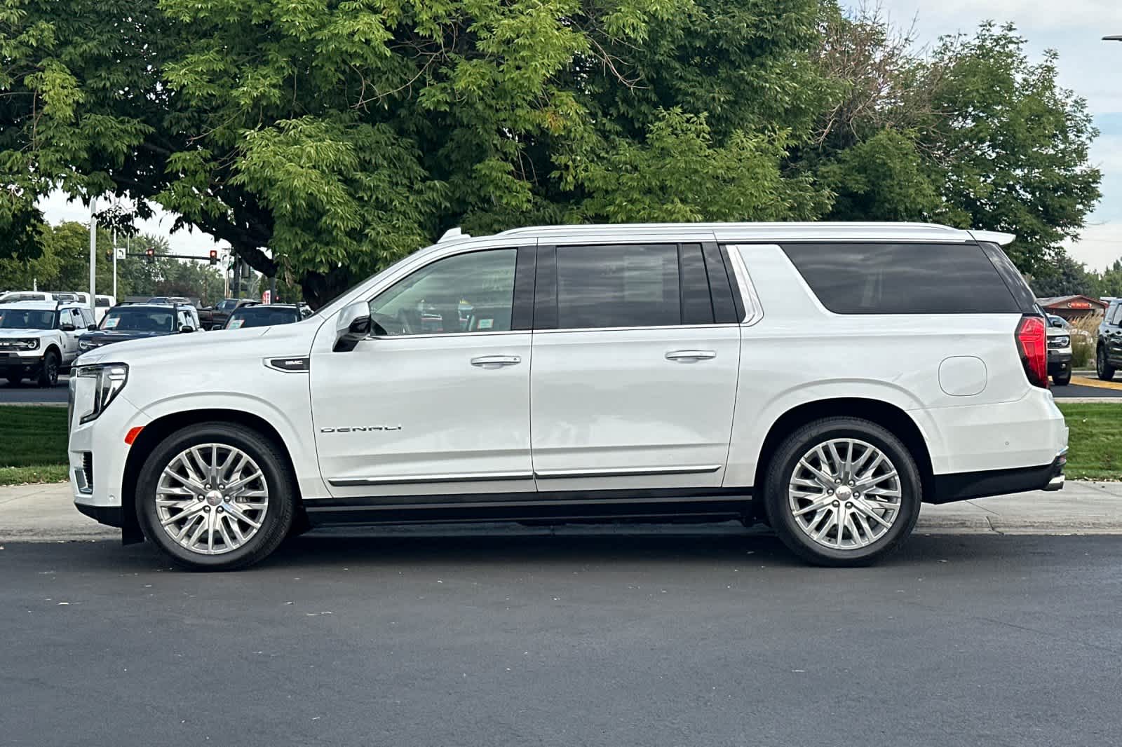 Thumbnail: 2024 GMC Yukon XL - 5