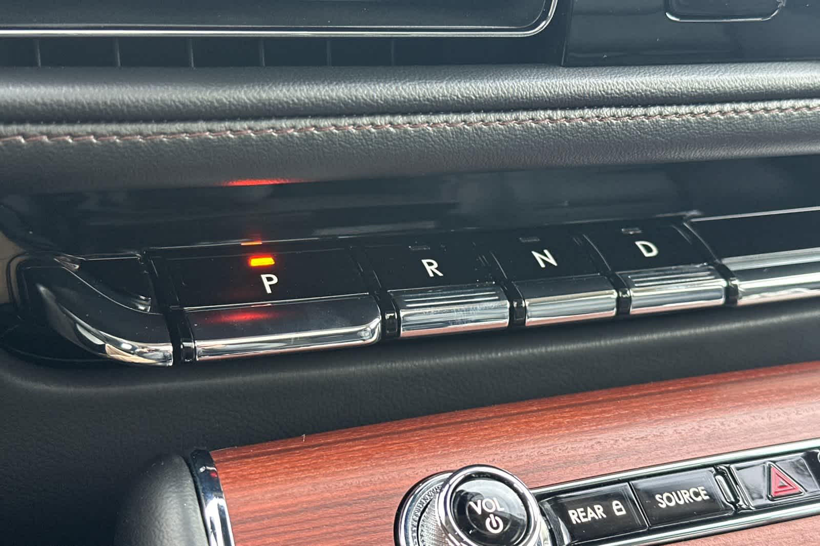 Thumbnail: 2023 Lincoln Aviator - 21