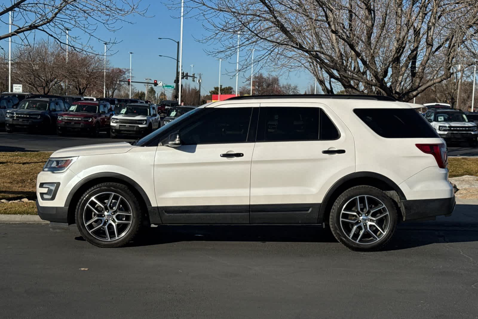 Thumbnail: 2017 Ford Explorer - 5