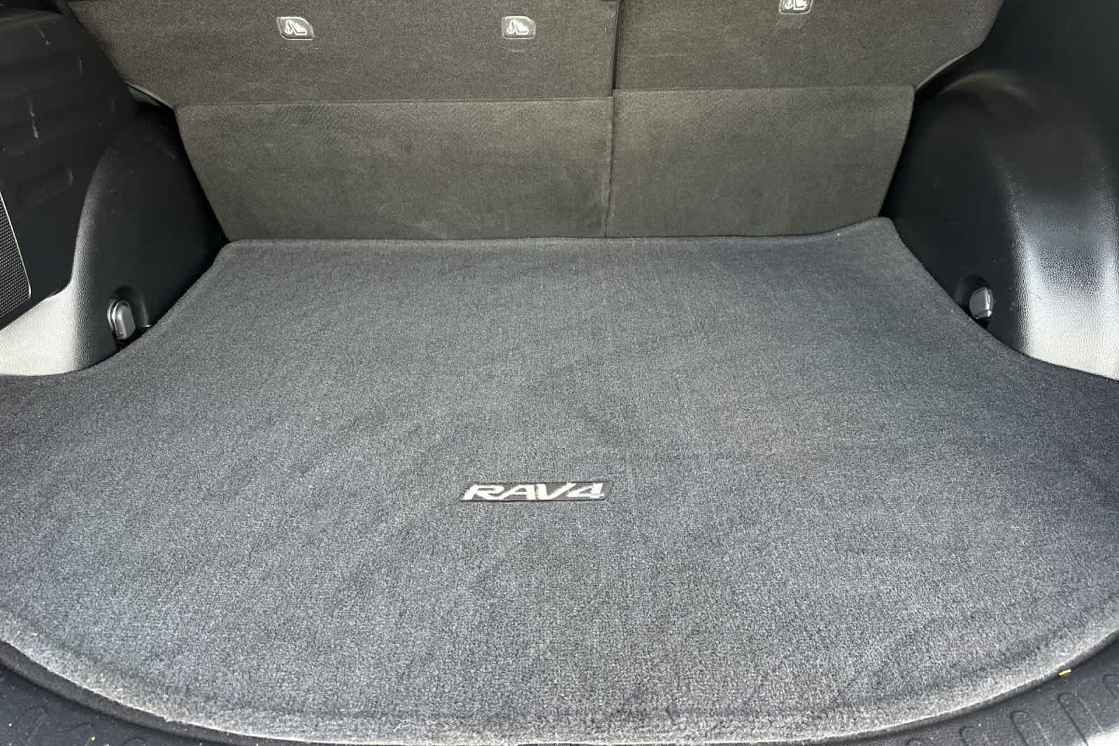 Thumbnail: 2015 Toyota RAV4 - 15
