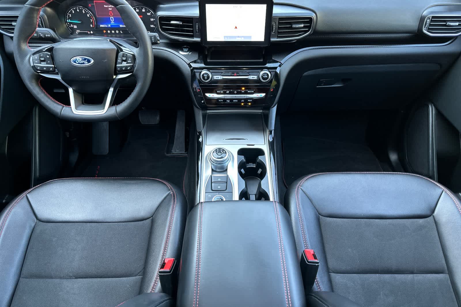 2024 Ford Explorer ST-Line photo 3