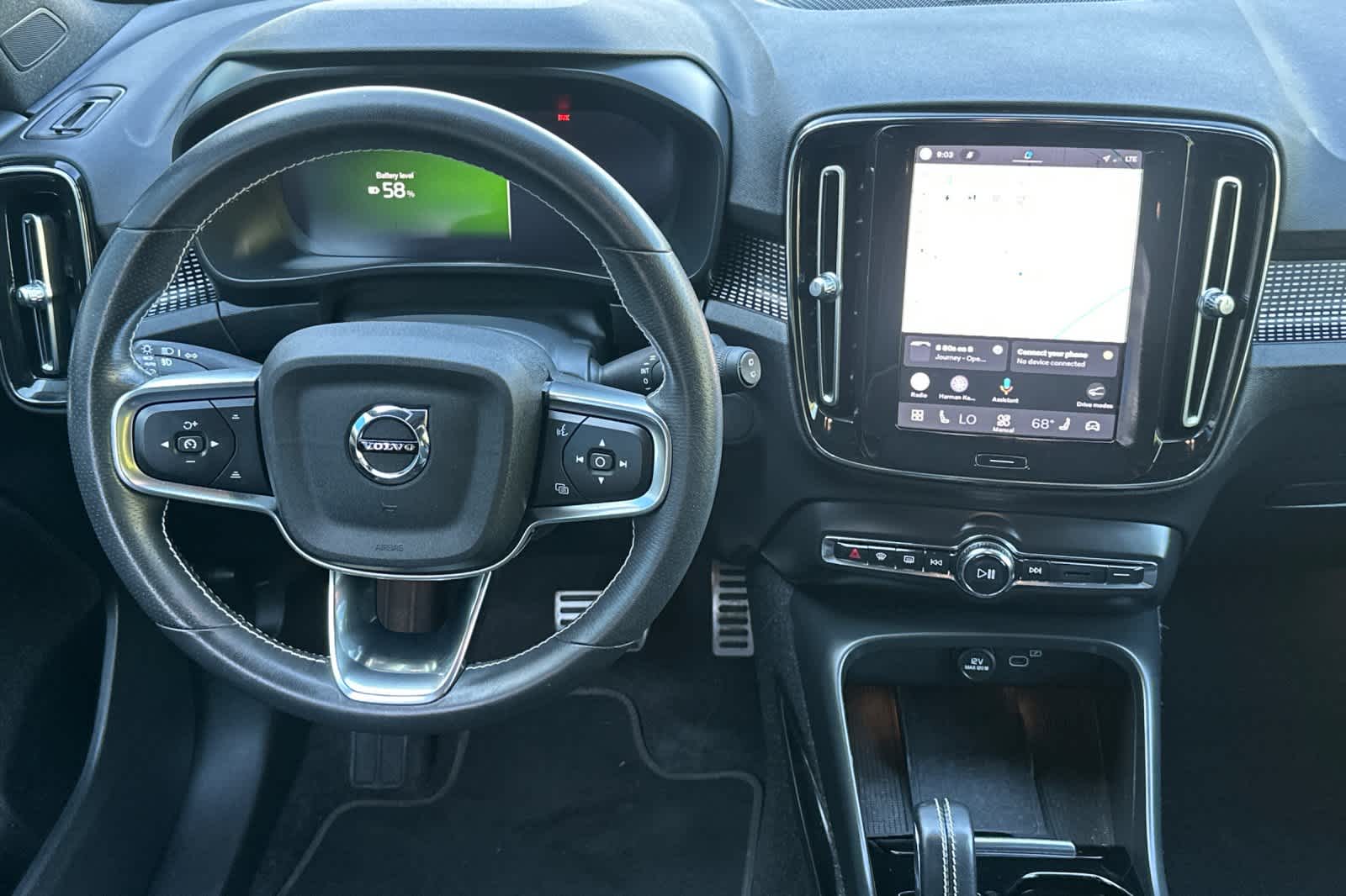 Thumbnail: 2021 Volvo XC40 - 14