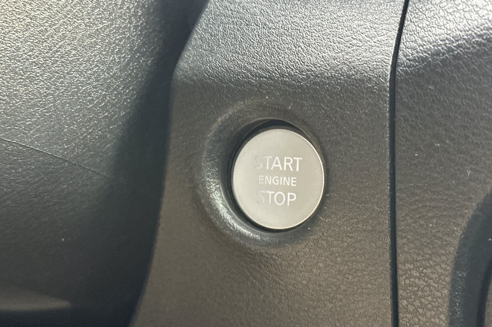 Thumbnail: 2022 Nissan Frontier - 21