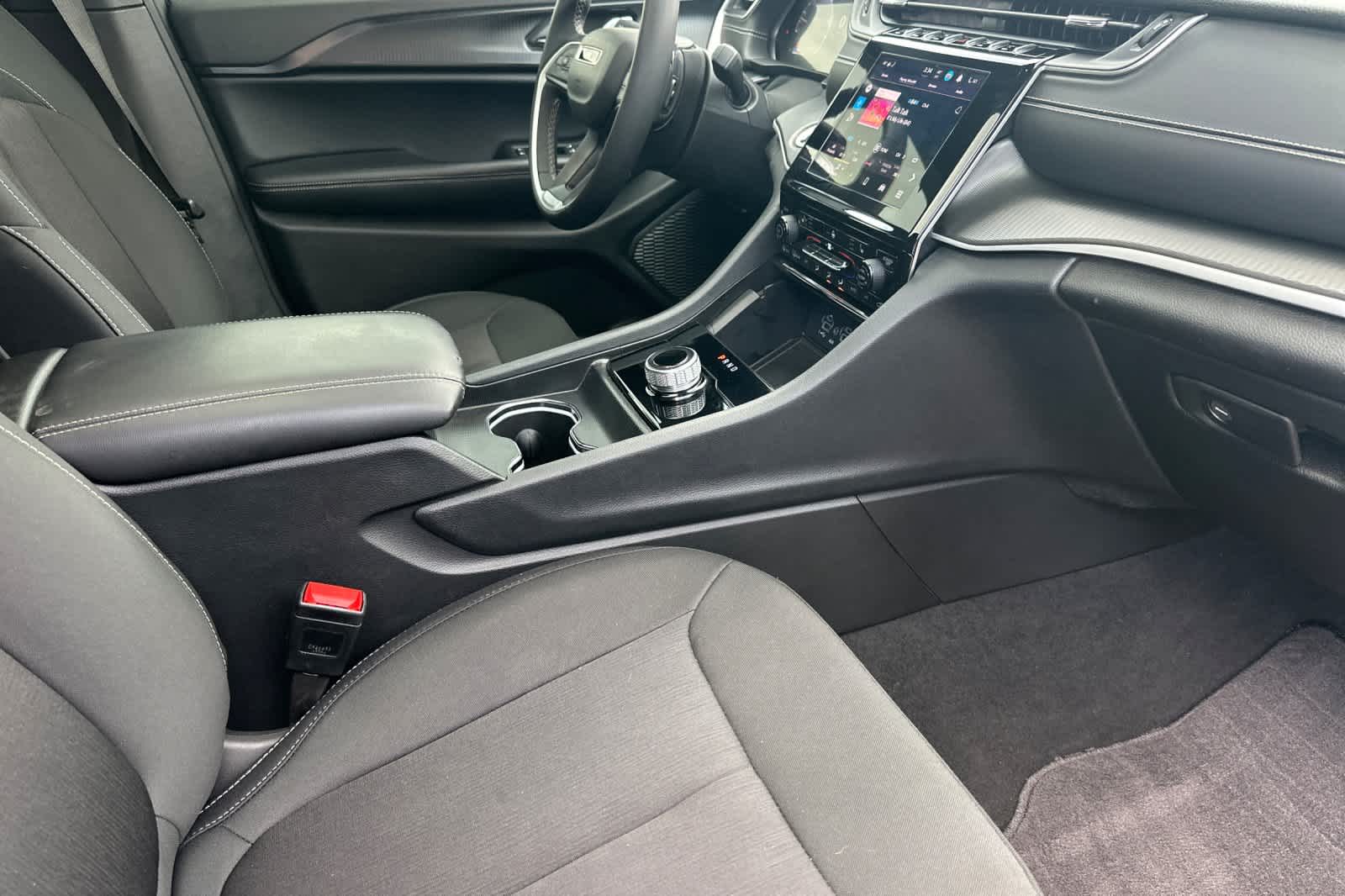 Thumbnail: 2025 Jeep Grand Cherokee - 16