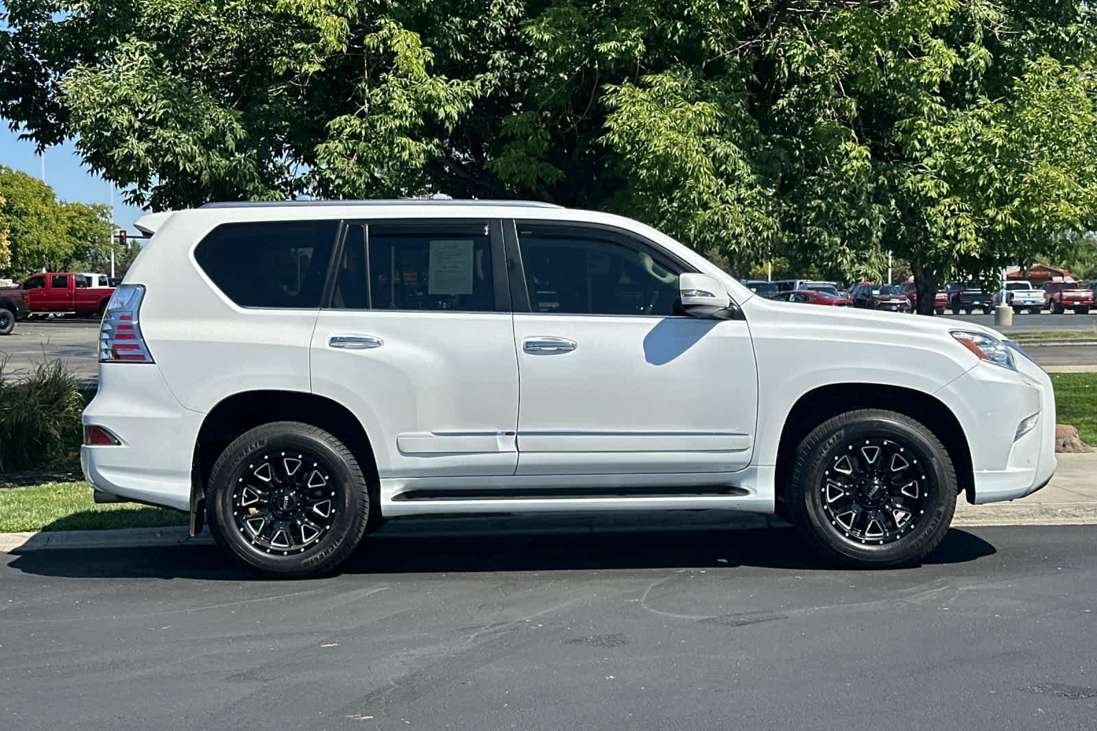 Thumbnail: 2019 Lexus GX - 8