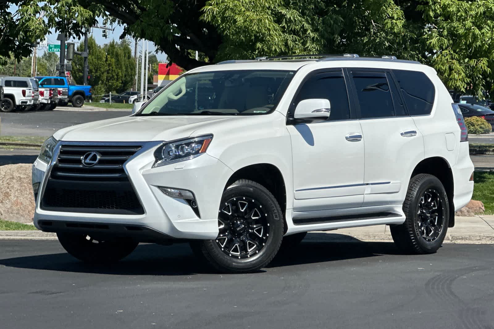 Thumbnail: 2019 Lexus GX - 1
