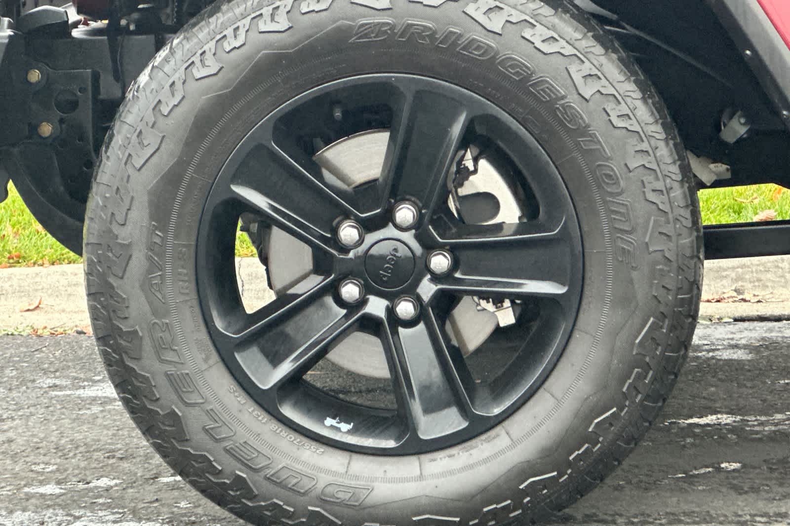 Thumbnail: 2022 Jeep Wrangler - 27