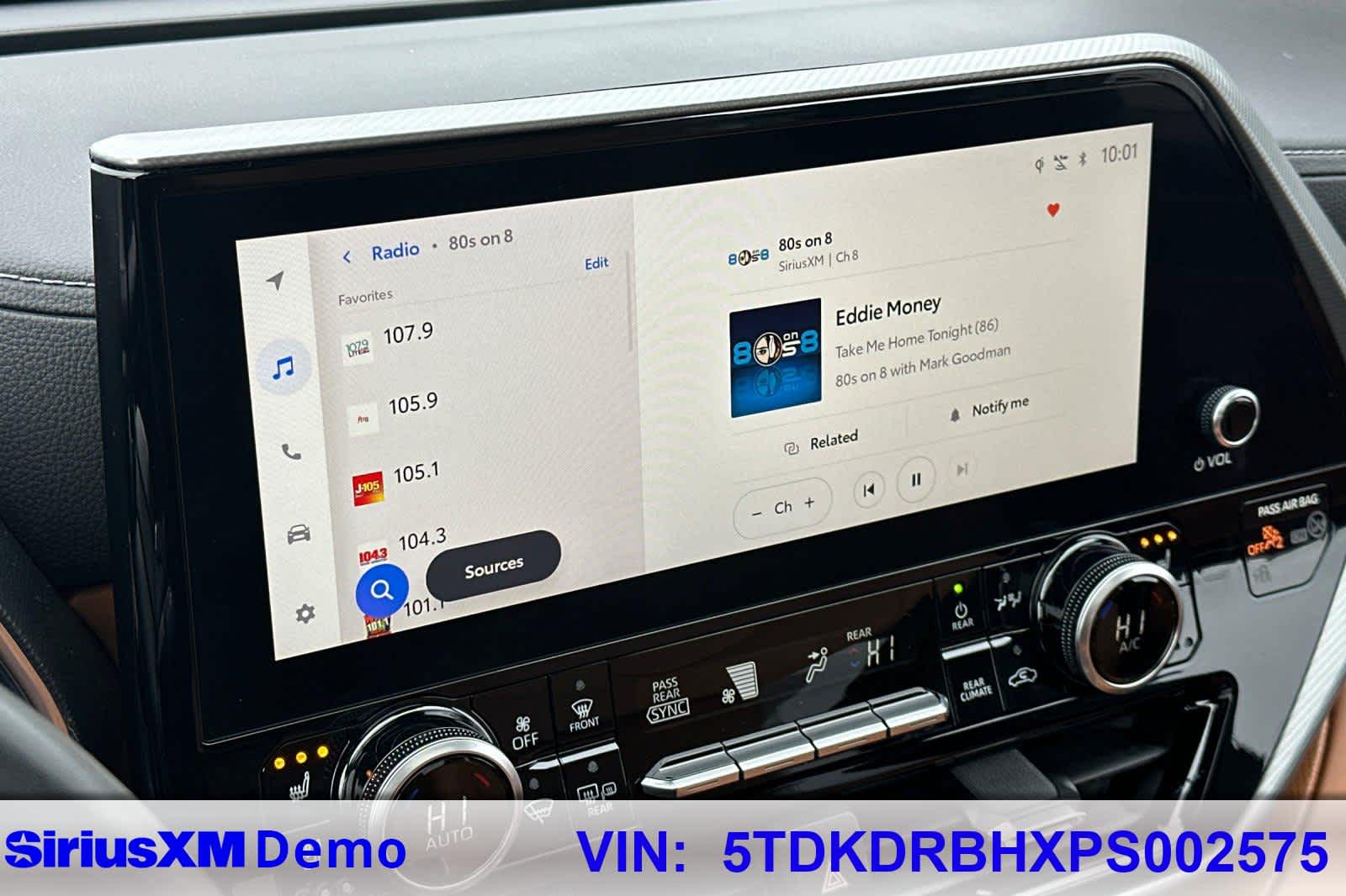 Thumbnail: 2023 Toyota Highlander - 29