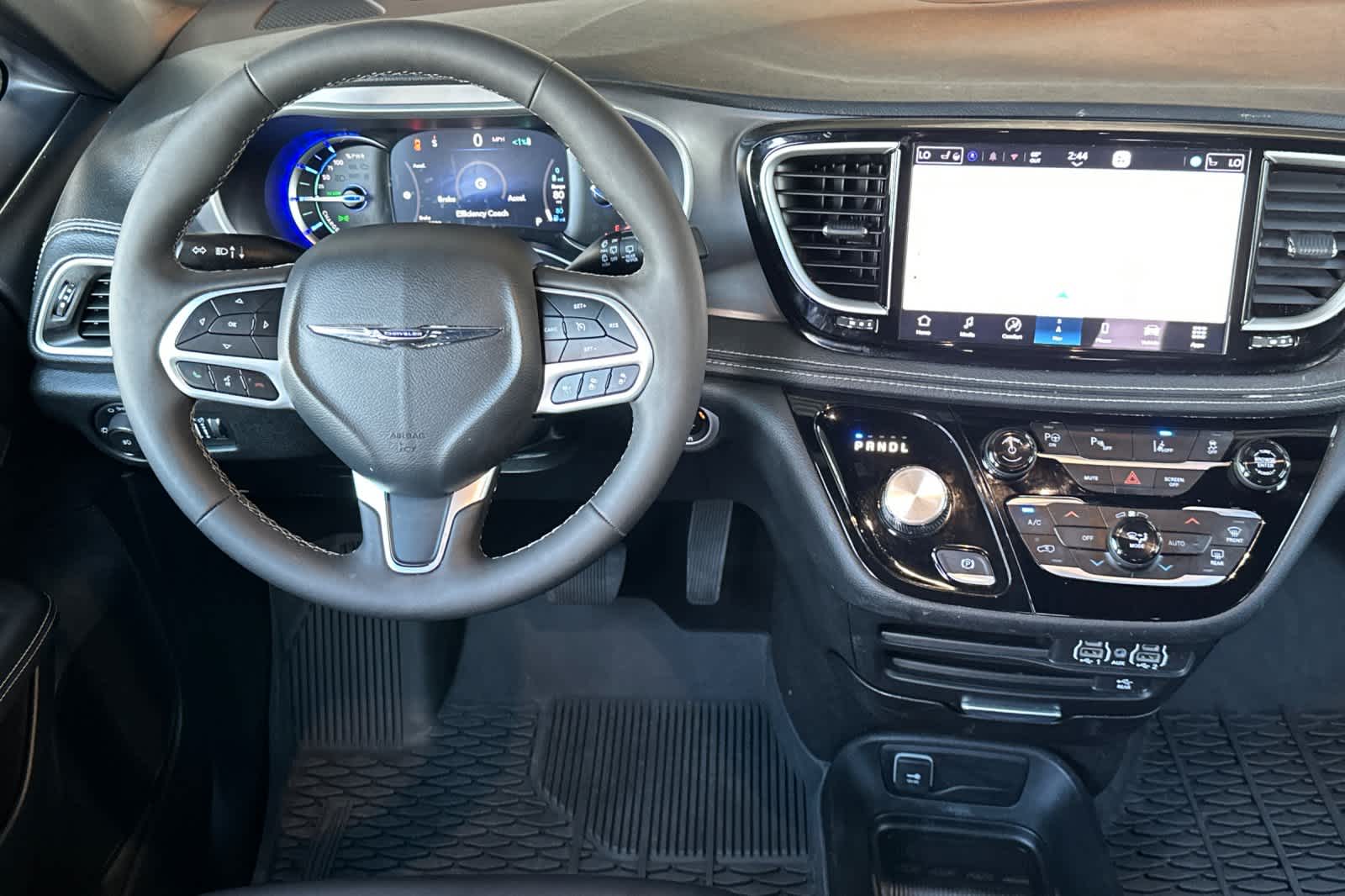 Thumbnail: 2025 Chrysler Pacifica - 14