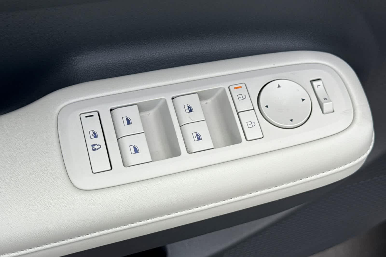 Thumbnail: 2024 Hyundai Santa Fe - 13