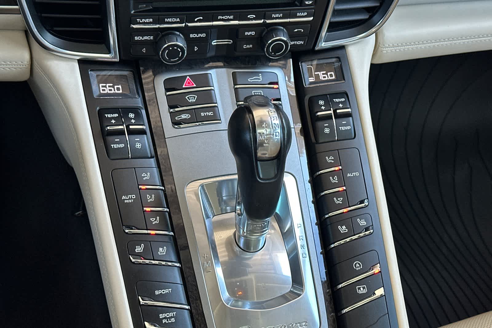Thumbnail: 2014 Porsche Panamera - 20