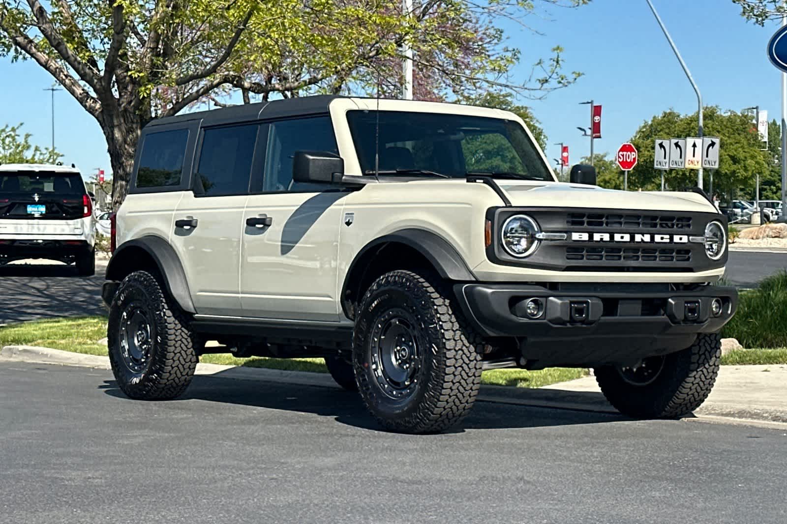 Thumbnail: 2025 Ford Bronco - 9