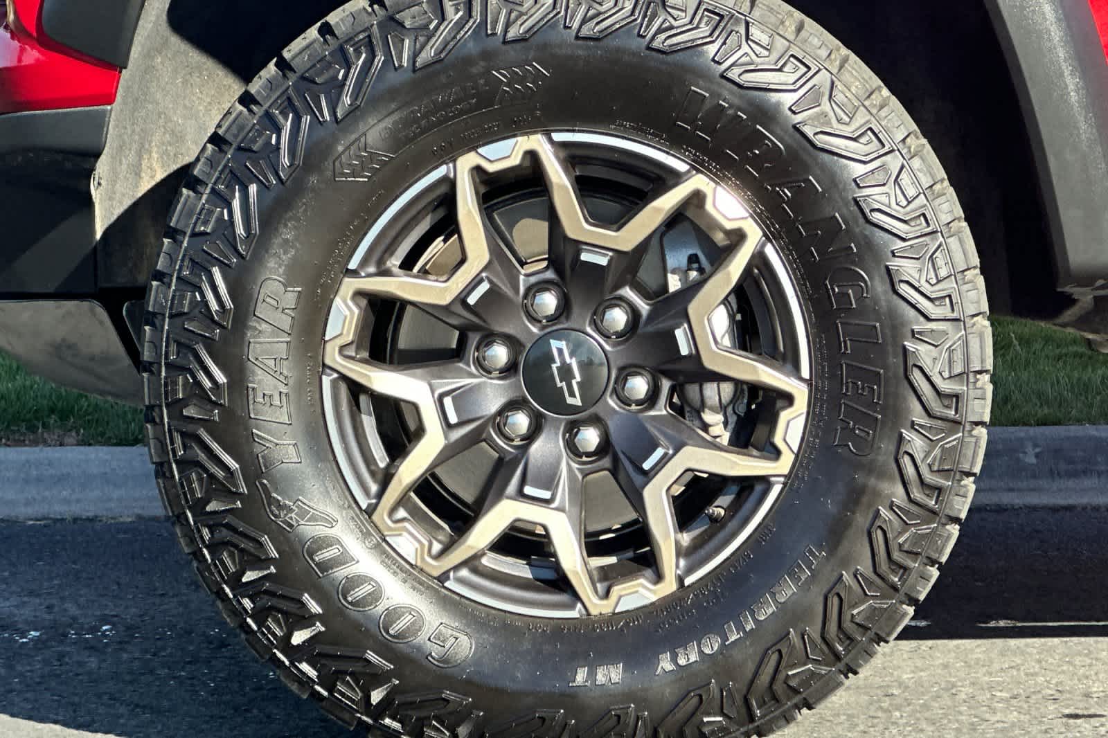 Thumbnail: 2025 Chevrolet Colorado - 26