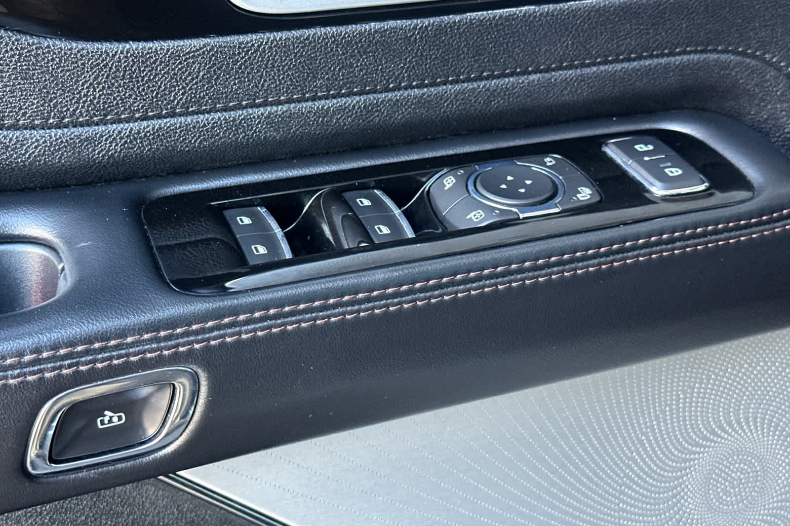 Thumbnail: 2021 Lincoln Aviator - 13