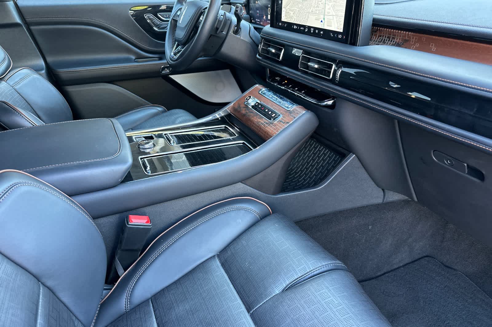 Thumbnail: 2025 Lincoln Aviator - 17