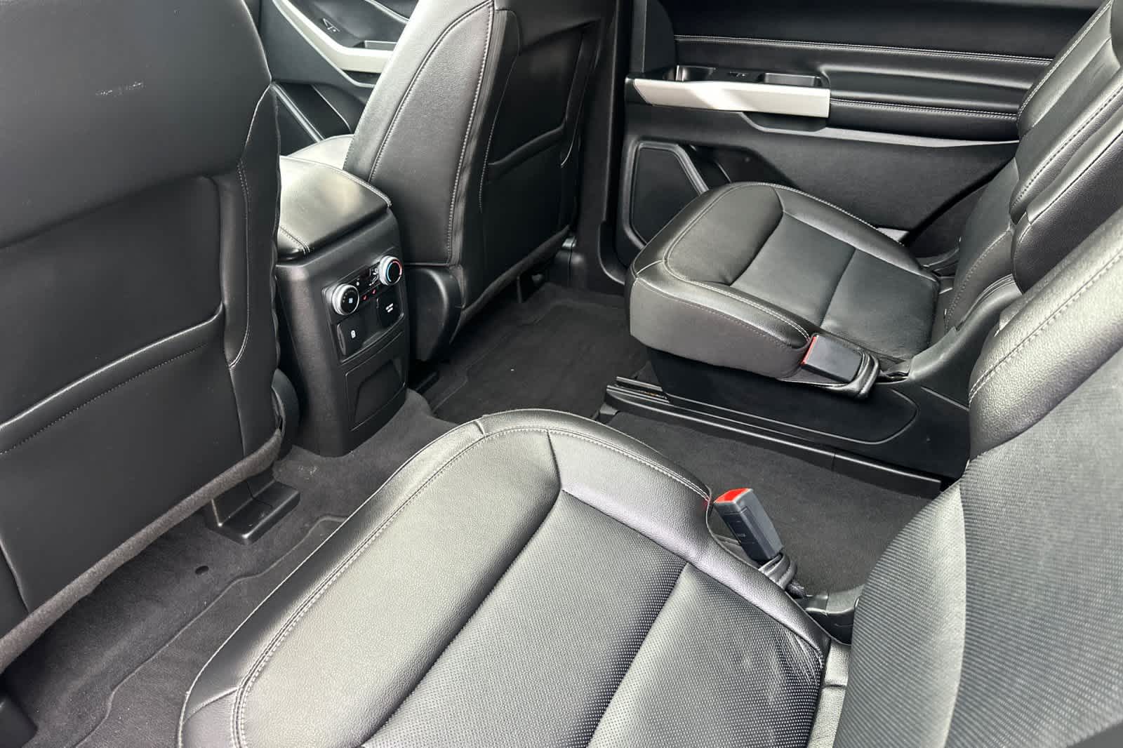 Thumbnail: 2022 Ford Explorer - 4