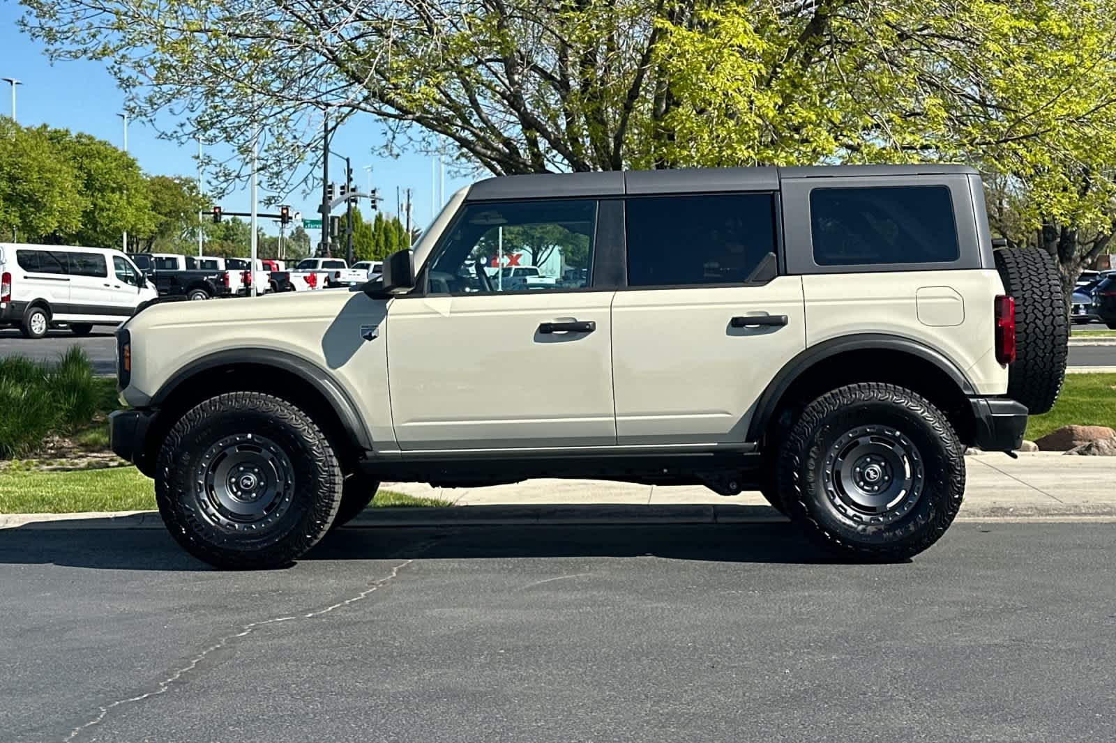 Thumbnail: 2025 Ford Bronco - 5