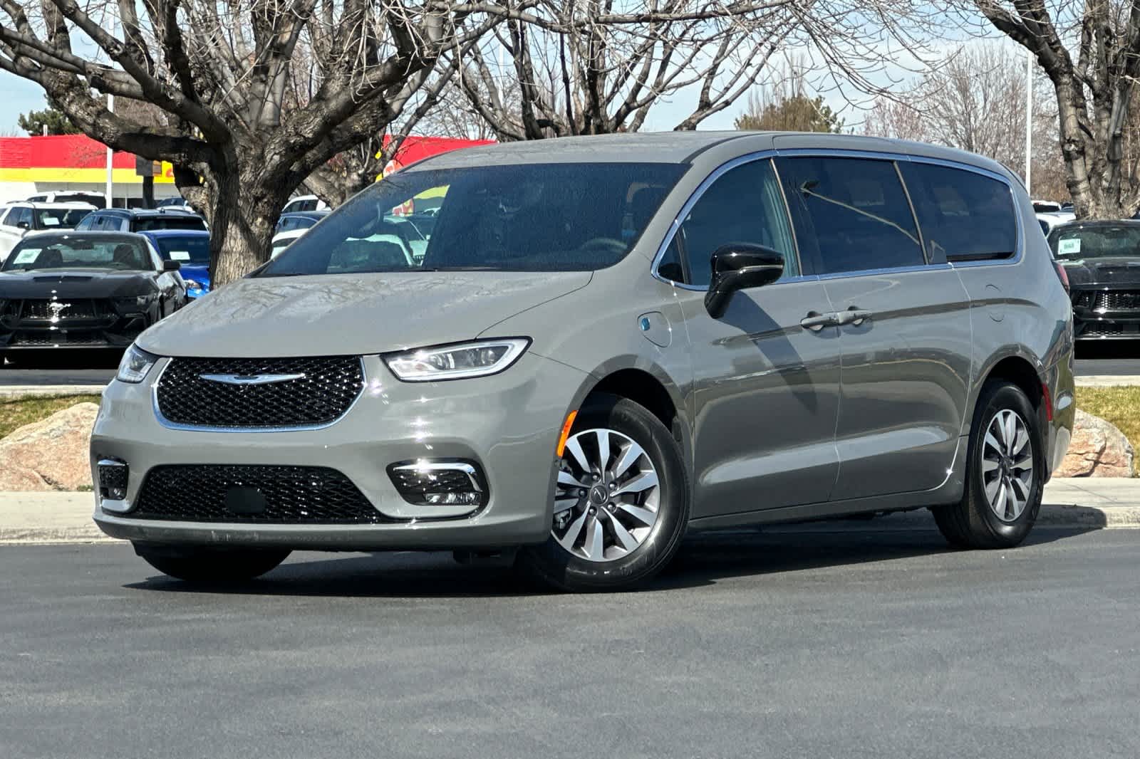 Thumbnail: 2025 Chrysler Pacifica - 1