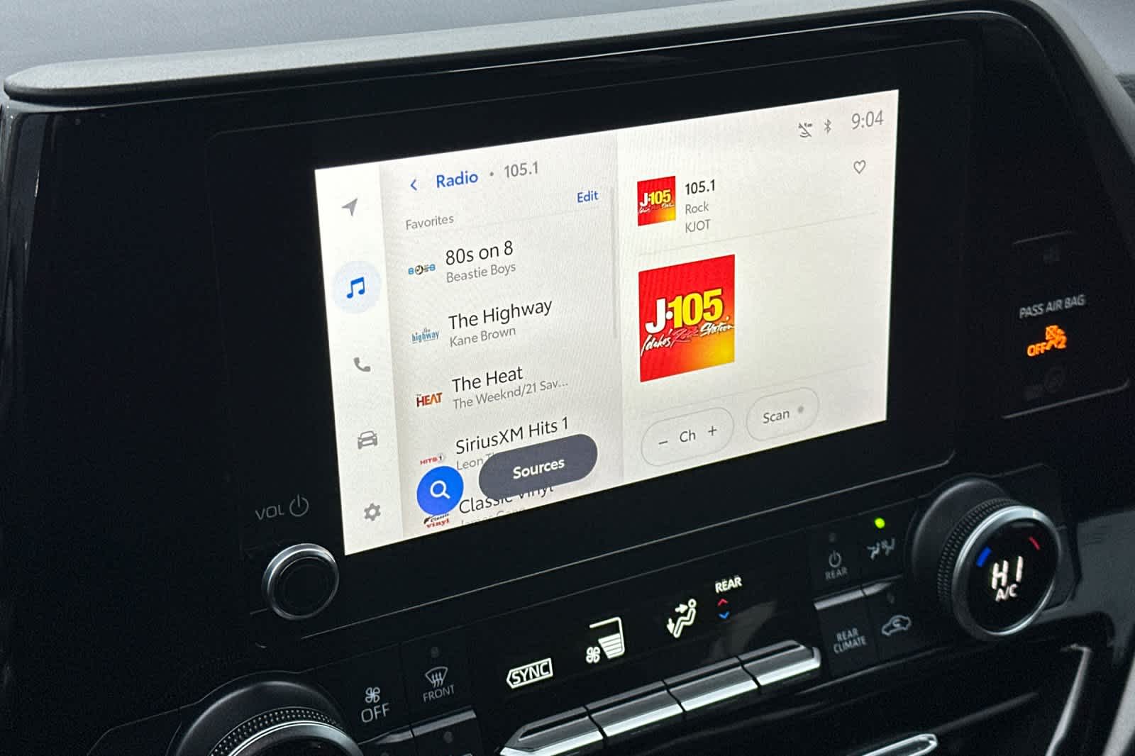 Thumbnail: 2023 Toyota Highlander - 19