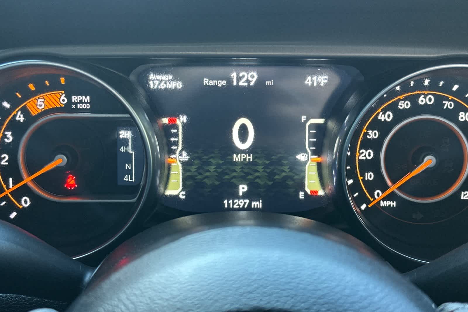 Thumbnail: 2023 Jeep Gladiator - 24