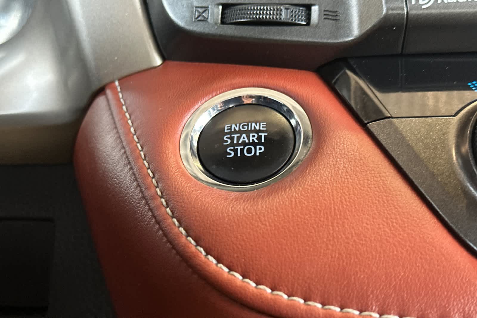 Thumbnail: 2015 Toyota RAV4 - 22