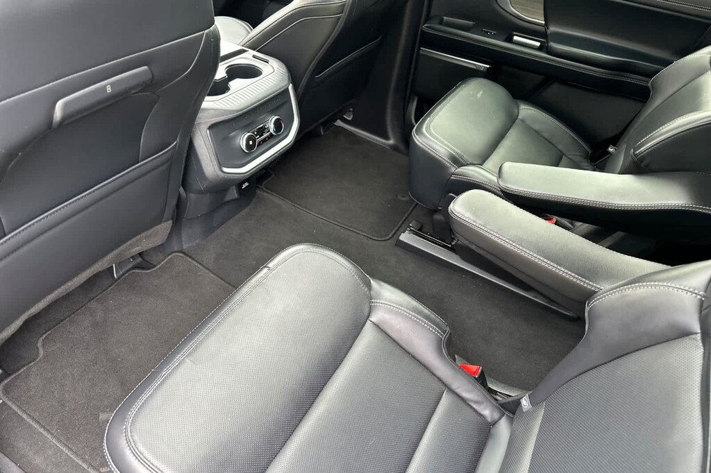 Certified 2025 Ford Expedition Platinum SUV