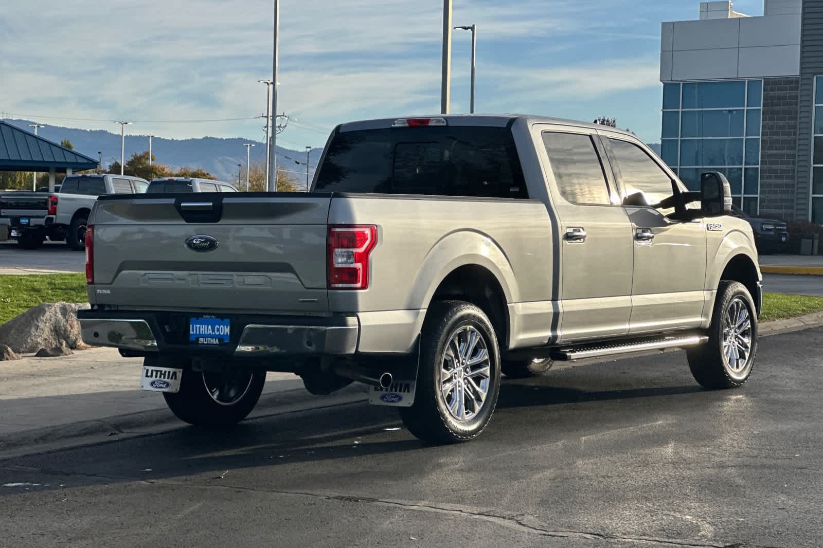 2020 Ford F-150 XLT photo 2
