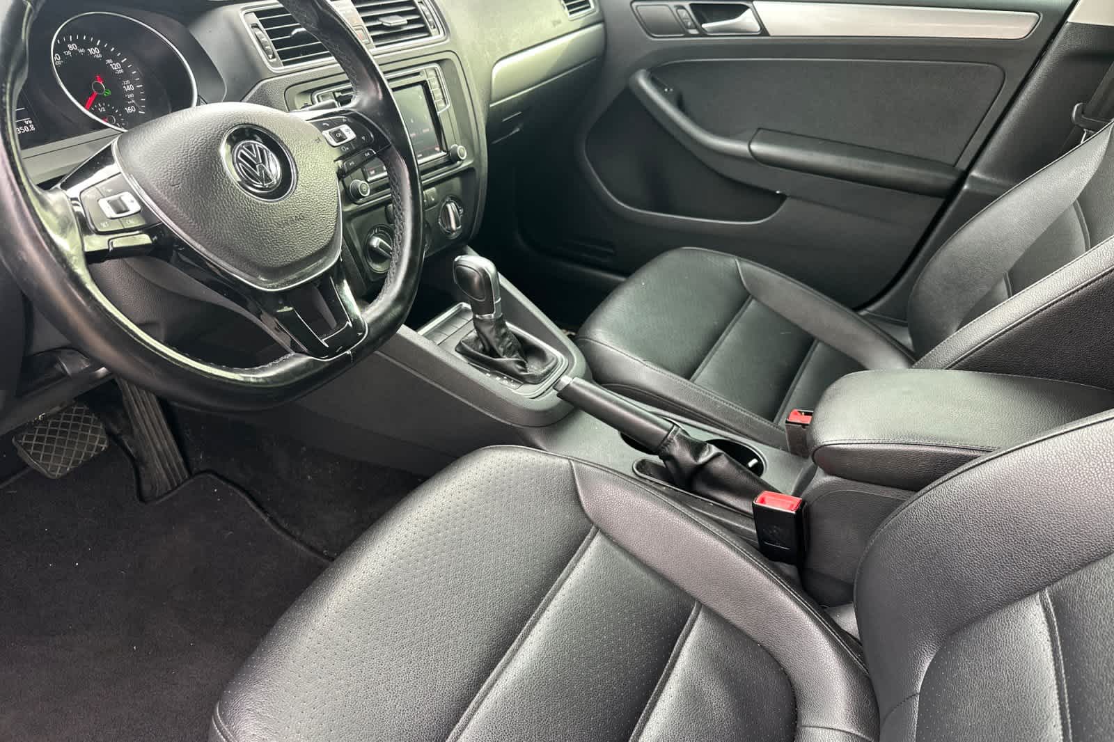 Thumbnail: 2017 Volkswagen Jetta - 11