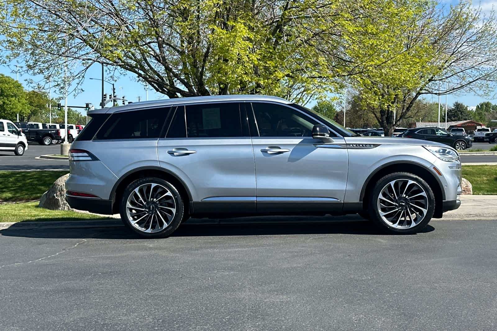 Thumbnail: 2021 Lincoln Aviator - 8