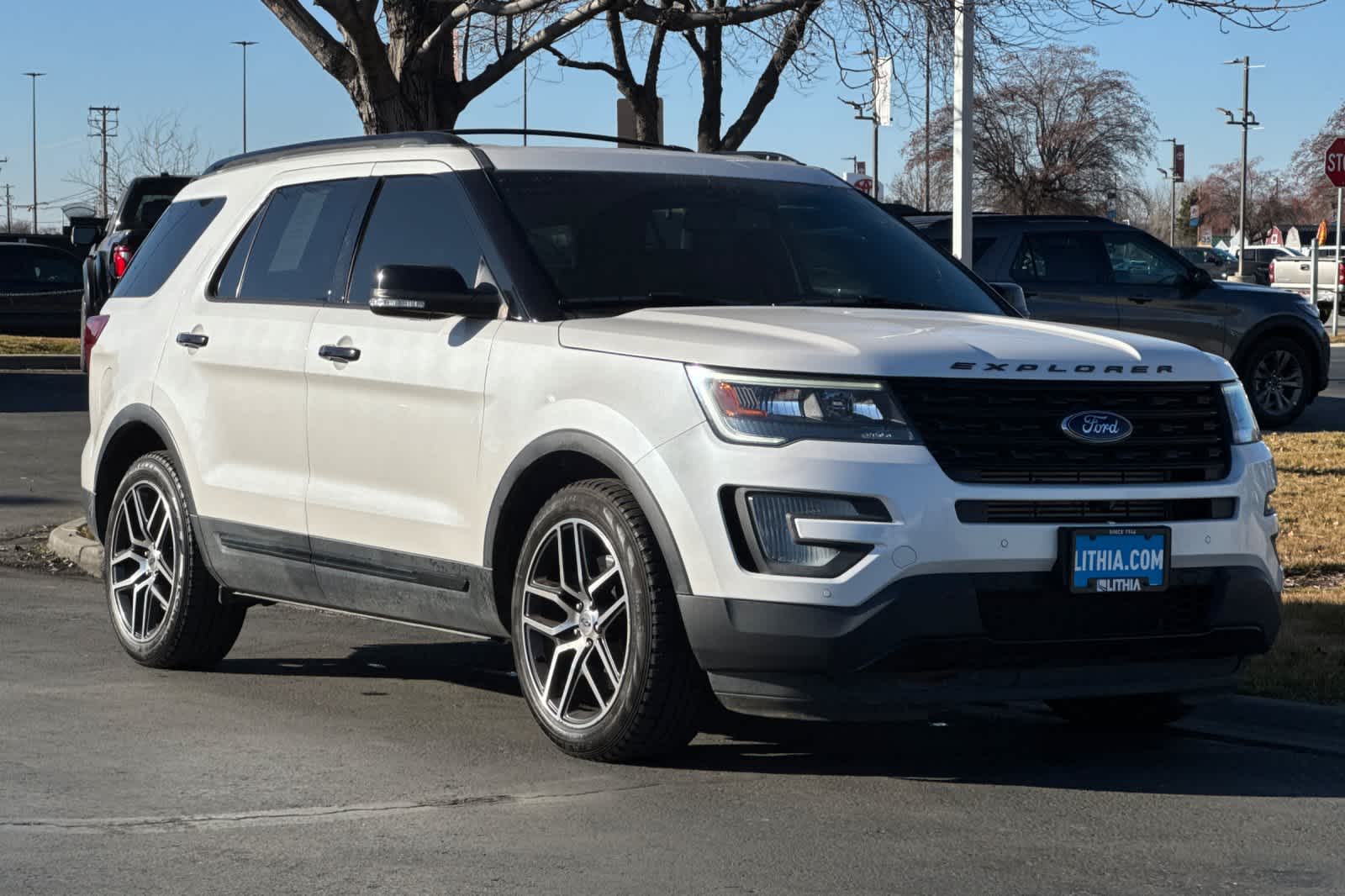 Thumbnail: 2017 Ford Explorer - 9
