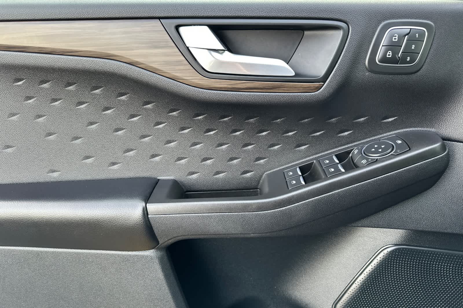 Thumbnail: 2020 Ford Escape - 12