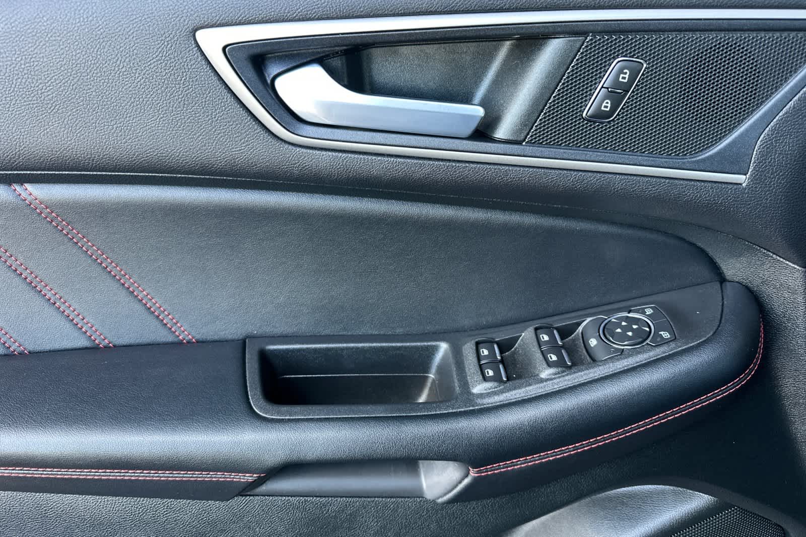 Thumbnail: 2022 Ford Edge - 12