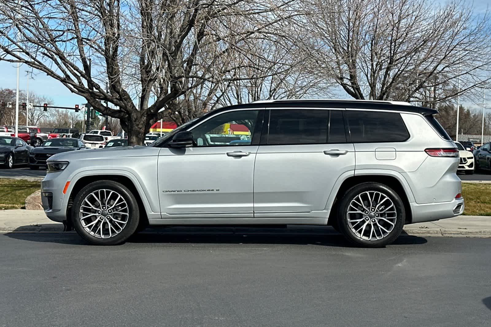 Thumbnail: 2023 Jeep Grand Cherokee - 4