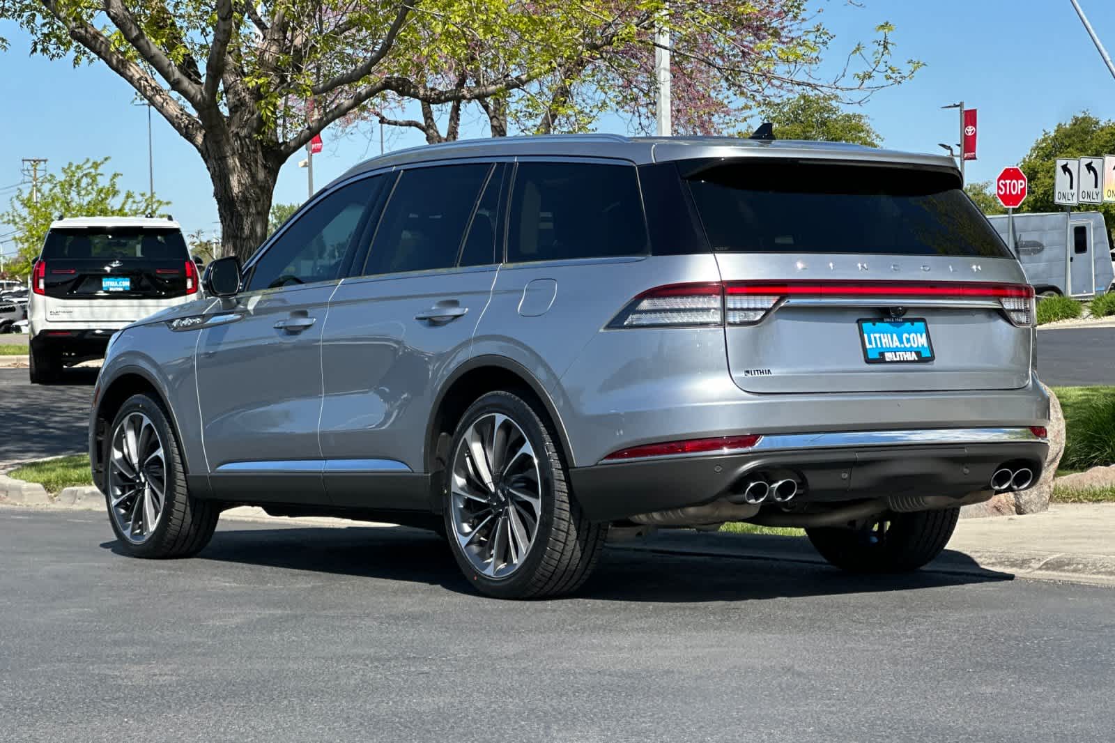 Thumbnail: 2021 Lincoln Aviator - 6