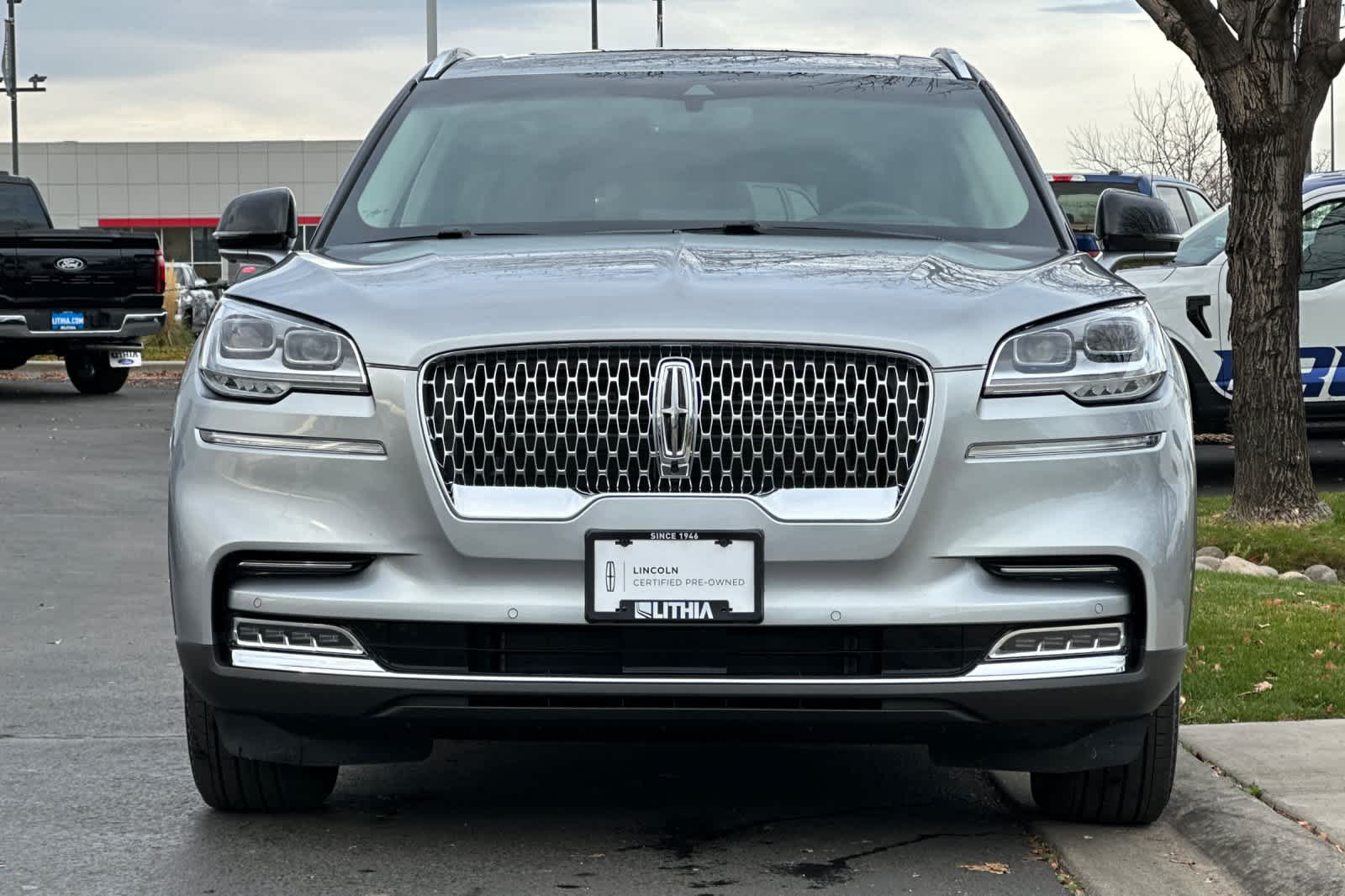 Thumbnail: 2023 Lincoln Aviator - 10