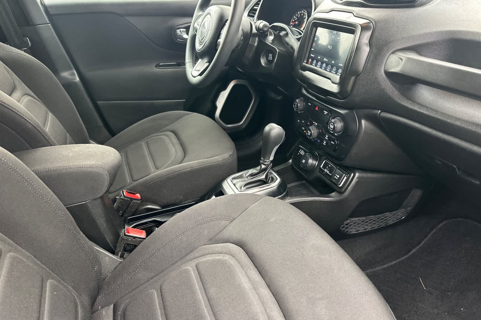 Thumbnail: 2018 Jeep Renegade - 16